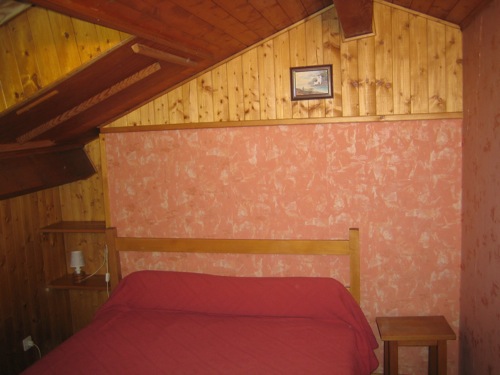Location Val Cenis : chambre ferm�e lit double