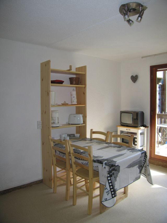 Location Alpe-du-Grand-Serre : coin salle à manger