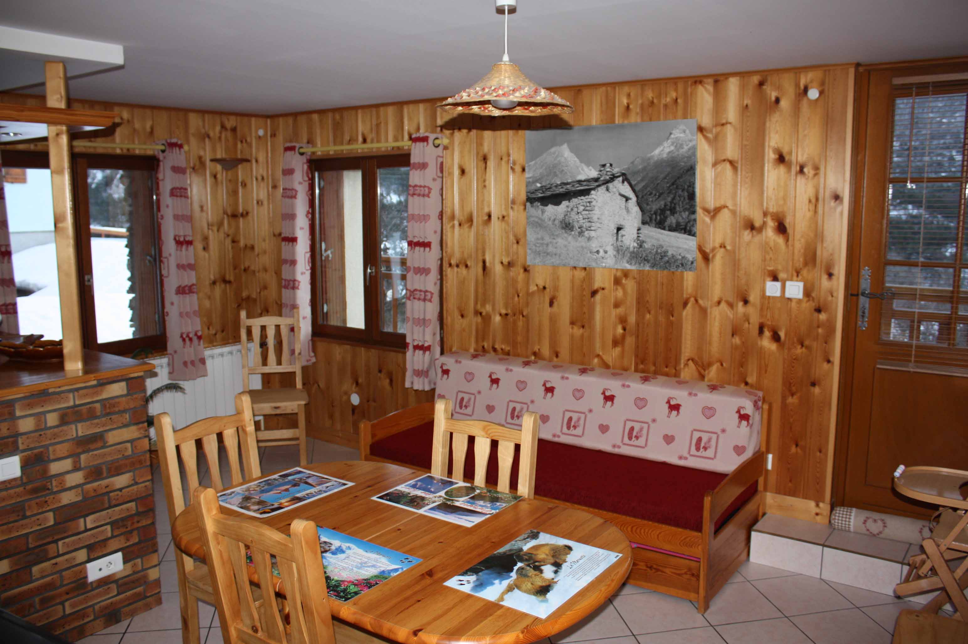 Location La Norma : Coin salle à manger salon