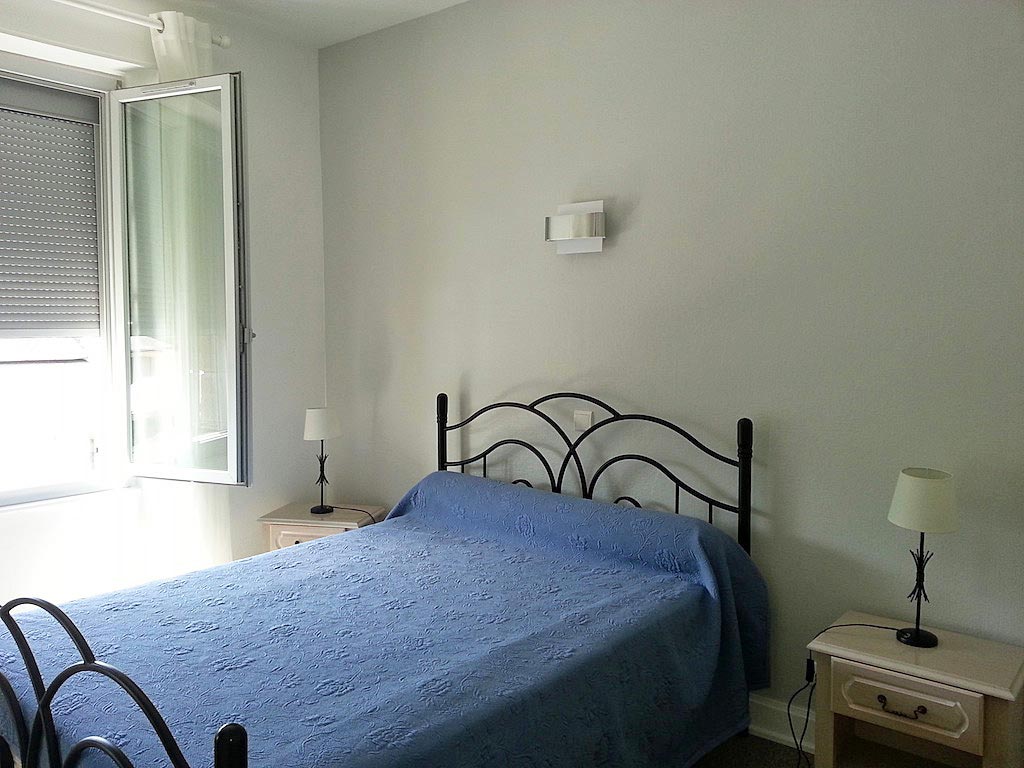 Location Besse-Super-Besse : Chambre sud