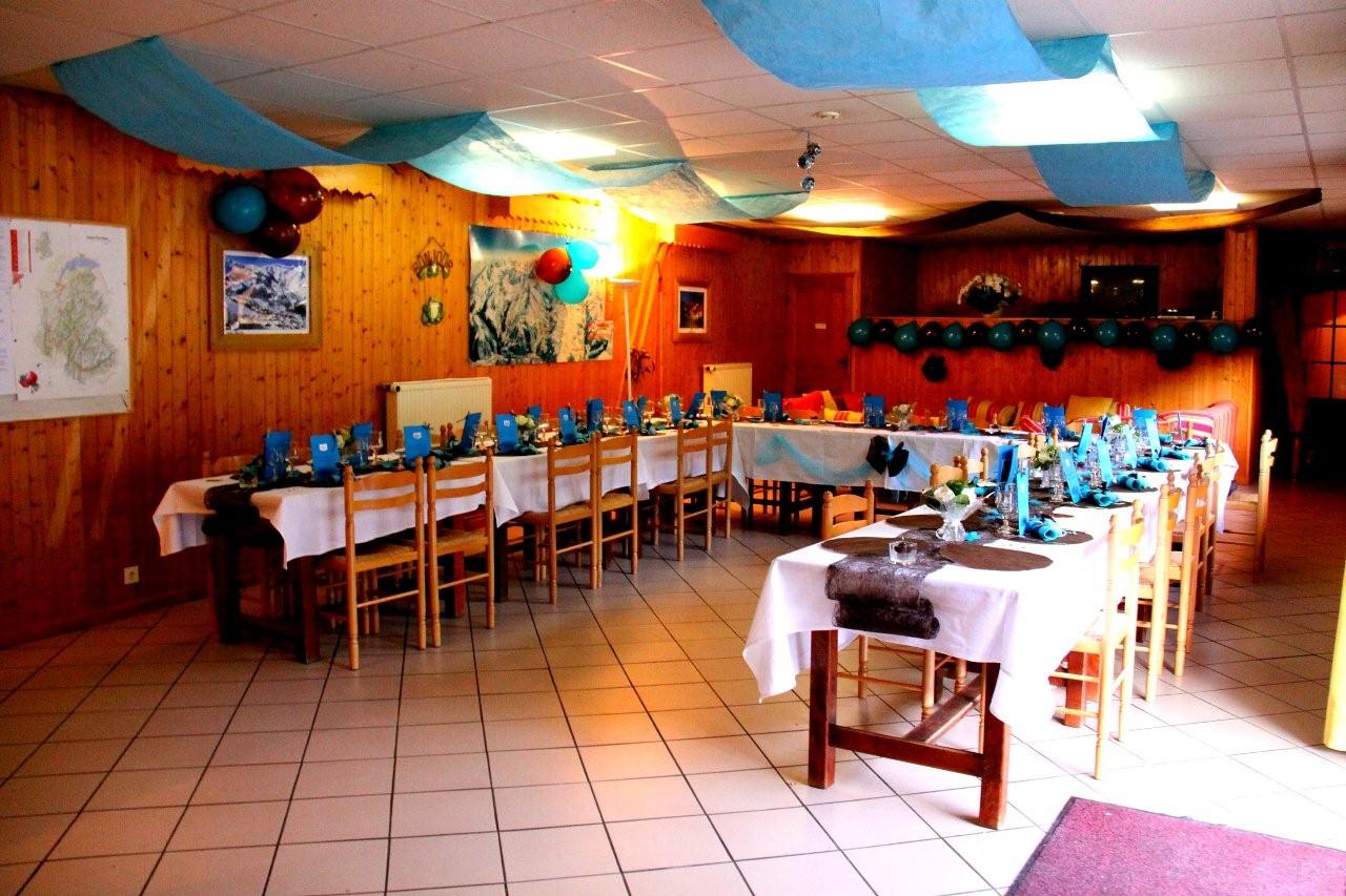 Location Les Ménuires : salon et salle a manger