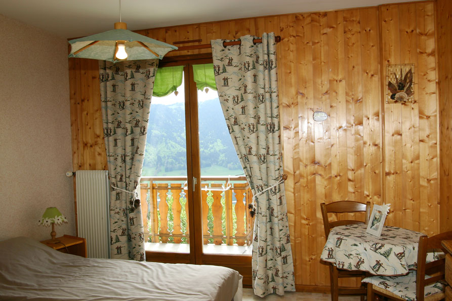 Location Thollon Les Memises : chambre 2 personnes