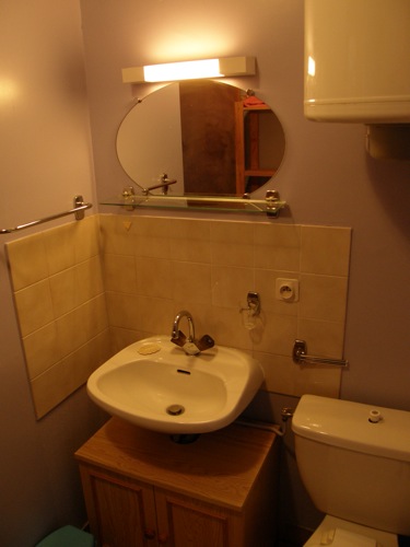 Location Albiez-Montrond : la salle de bain